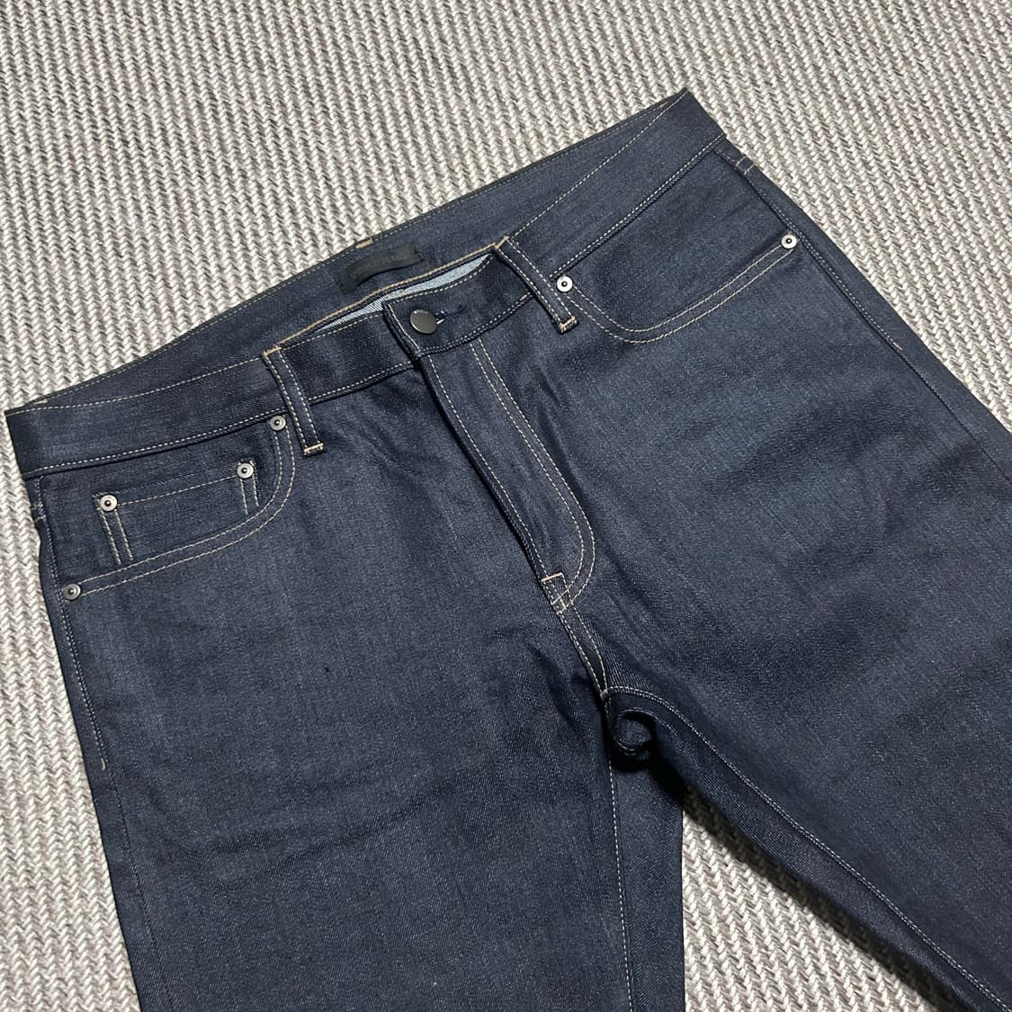 [34] Uniqlo 유니클로 셀비지 스트레치 슬림핏 데님팬츠 상품이미지4