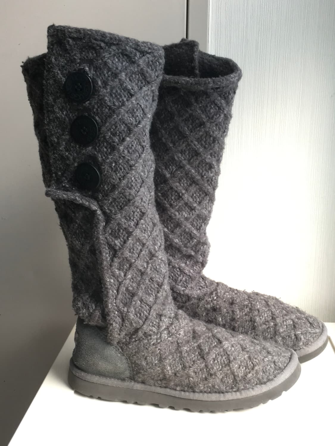 어그 카디 니트 부츠 차콜 상품이미지1