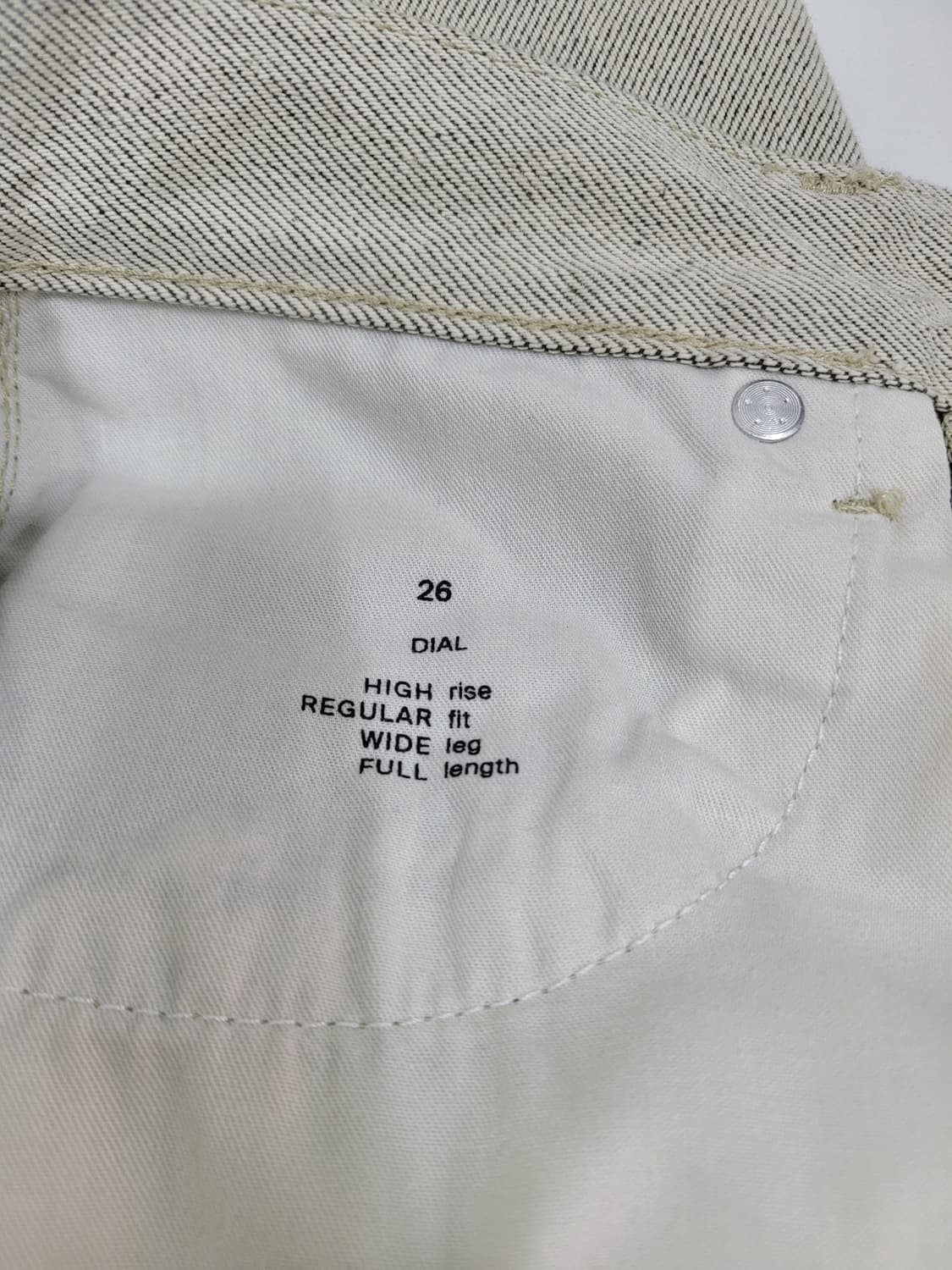 COS 코스 다이얼 와이드 레그 진 / 여 26 (155-66A)
z 상품이미지8