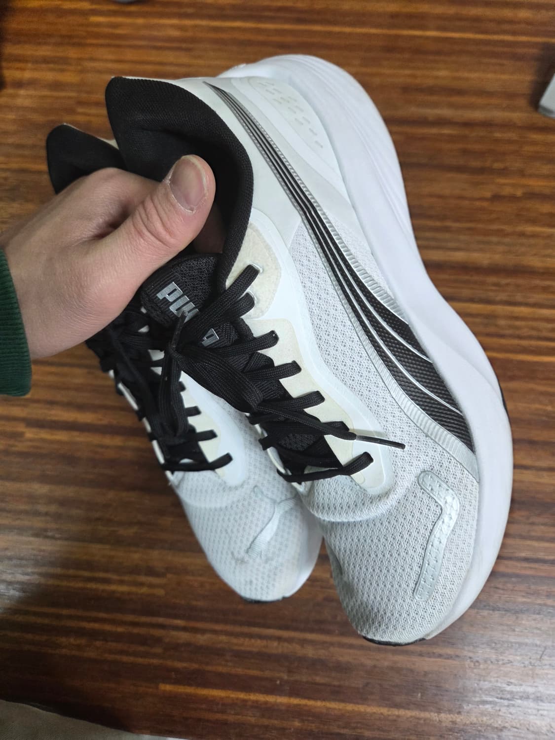 푸마 파운스 라이트 러닝화 280 상품이미지5