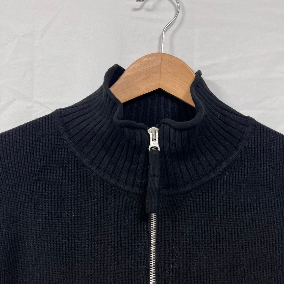 24FW 마뗑킴 스펠 포인트 스트라이프 니트 집압 가디건 상품이미지3