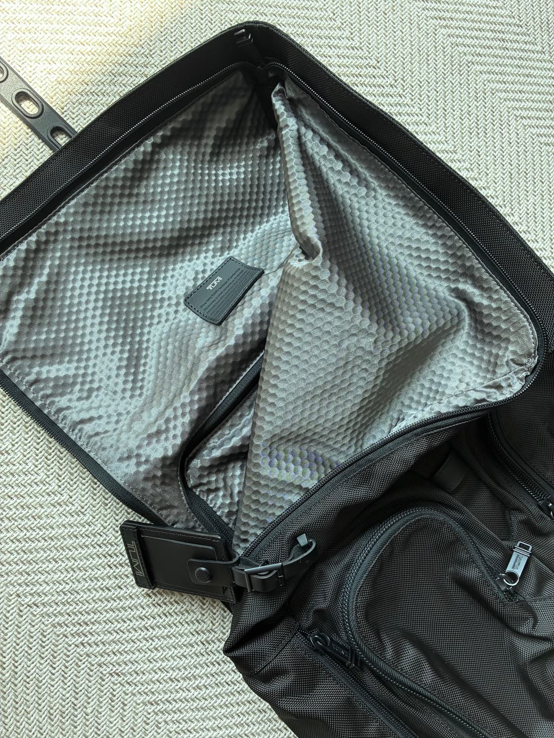 투미 TUMI 알파브라보 런던 롤탑 백팩 블랙 상품이미지7