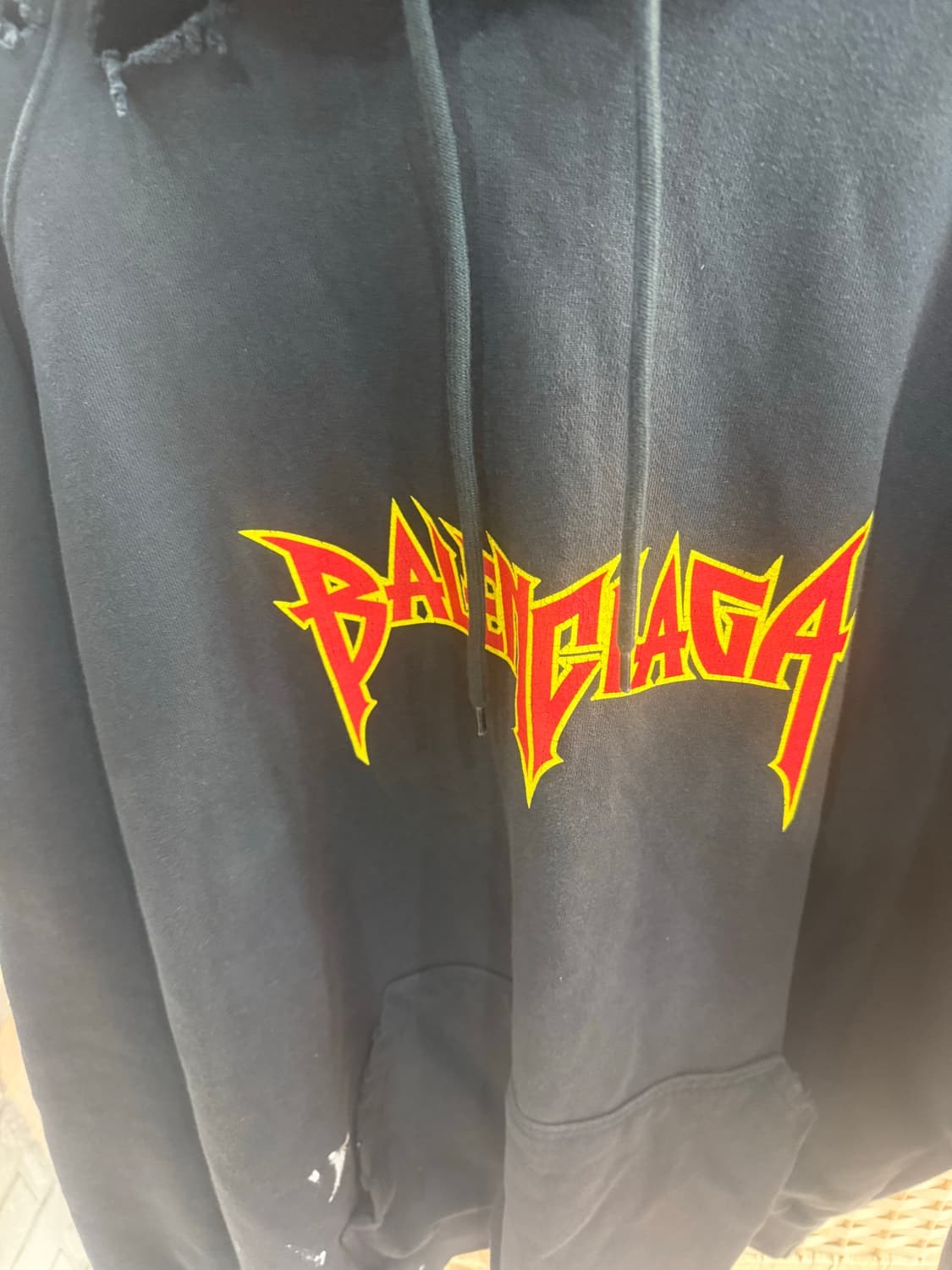 1/105 정품 발렌시아가 메탈리카 오버 후드티 팝니다 상품이미지3