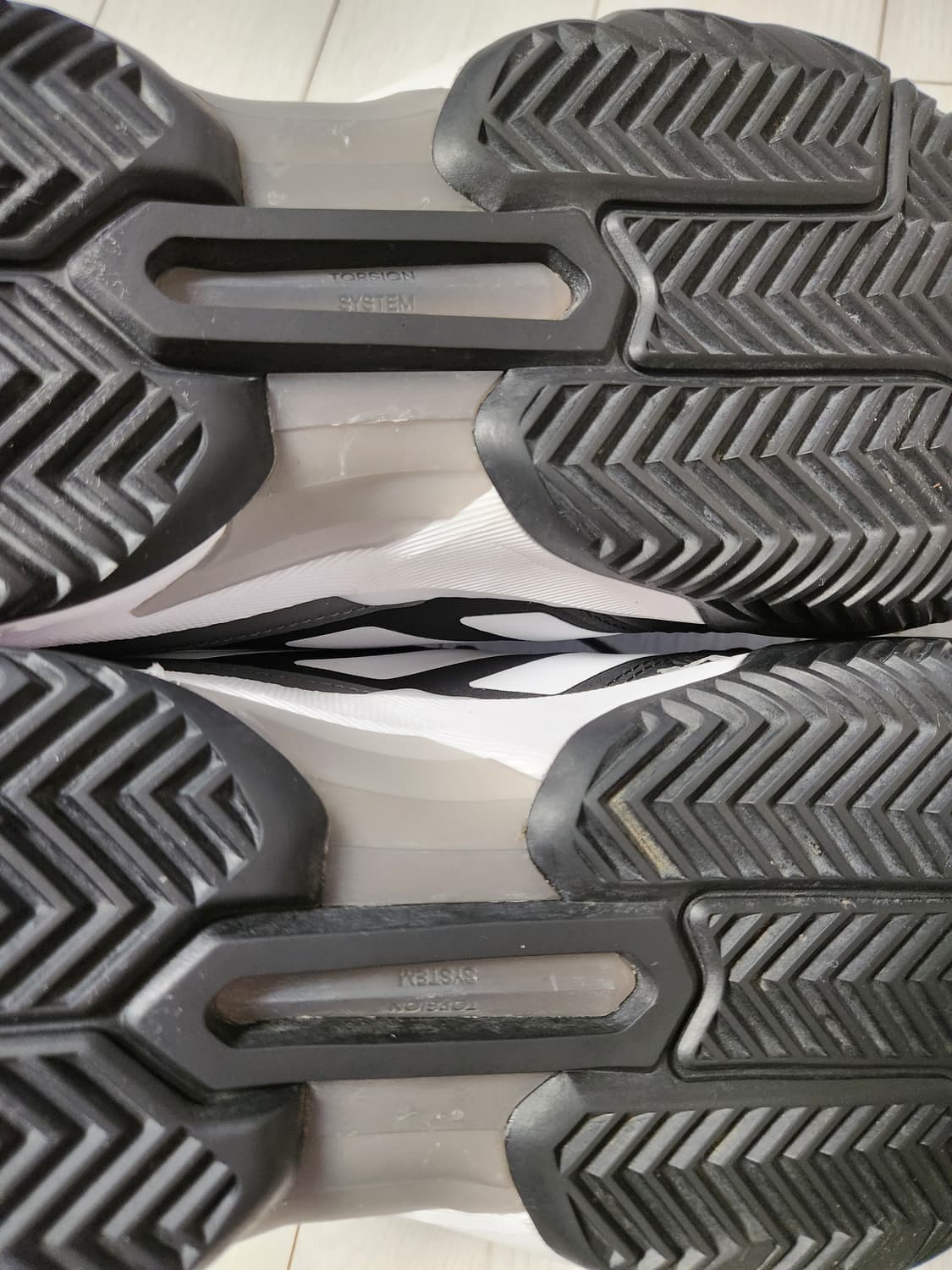 아디다스 운동화 코트잼 컨트롤 3 IF0458 테니스화 사이즈255

실 상품이미지7