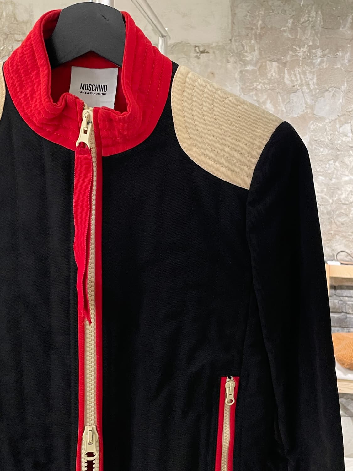 모스키노 배색 패치 투 웨이 집업 자켓 상품이미지3