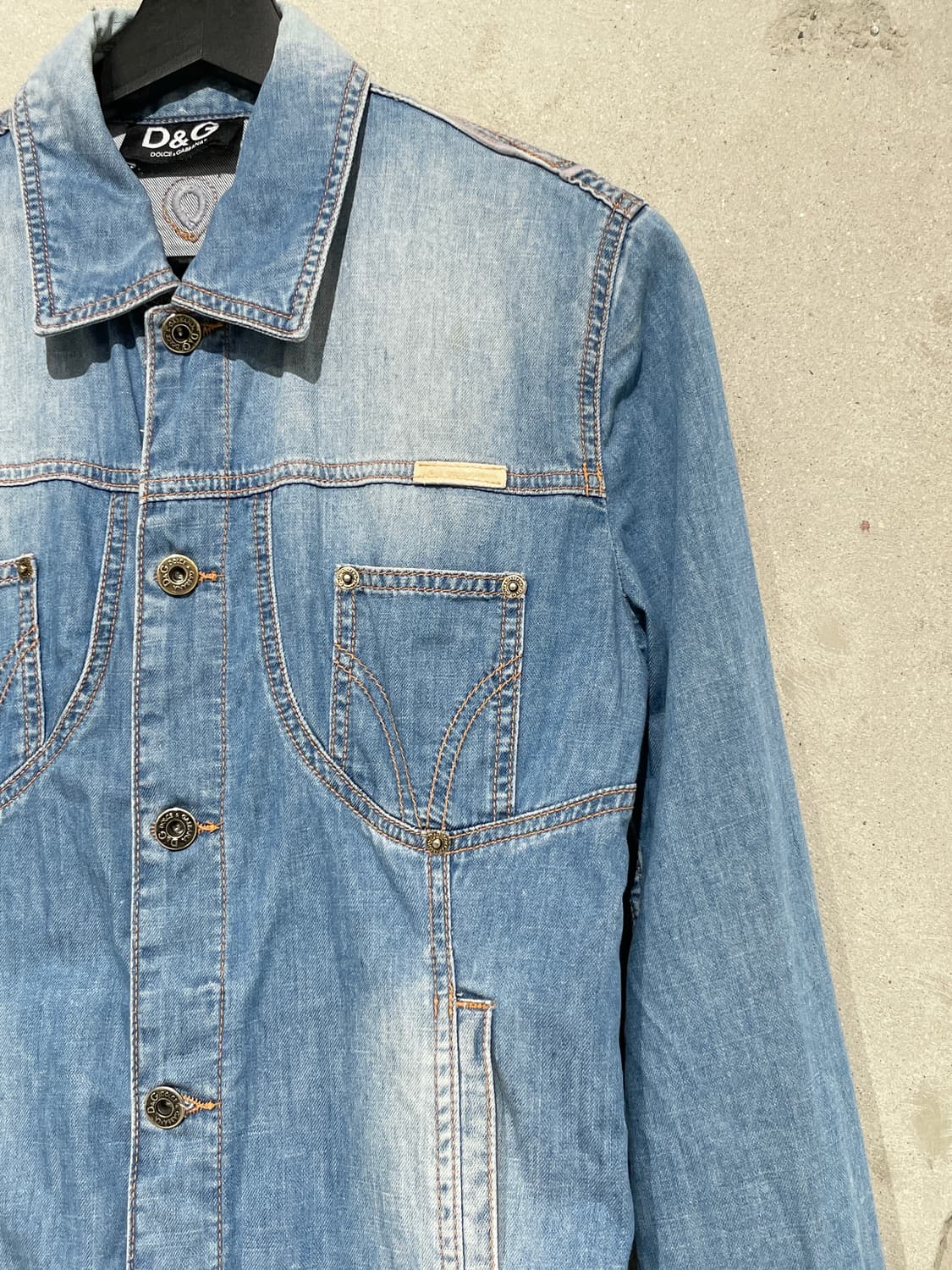 돌체 앤 가바나 연청 워싱 씬 데님 자켓 상품이미지3