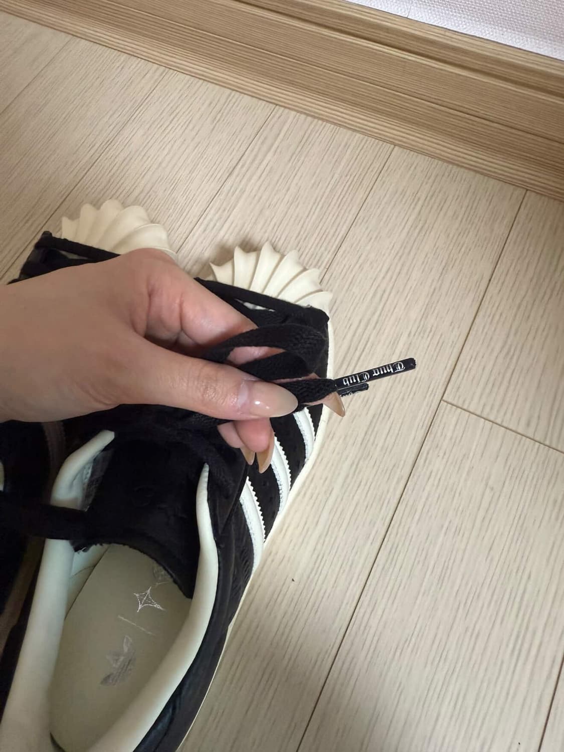 아디다스 떠그클럽 슈퍼스타 220 상품이미지4