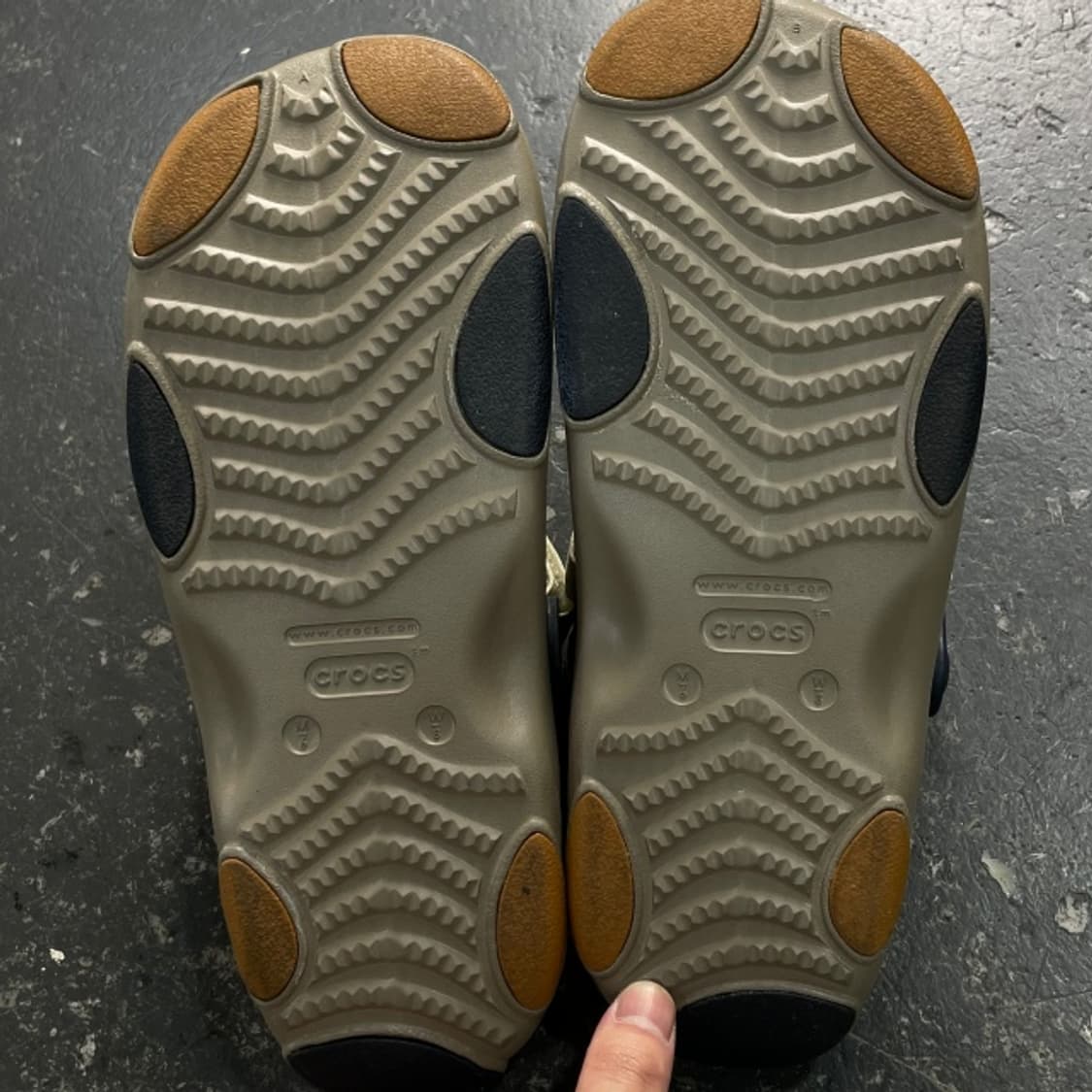 250 크록스 올터레인 샌들 상품이미지7