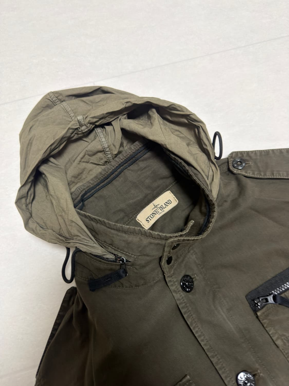 [백화점판,M] 스톤아일랜드 아미텍스 올드이펙트 코튼 M65 자켓 카키 상품이미지3