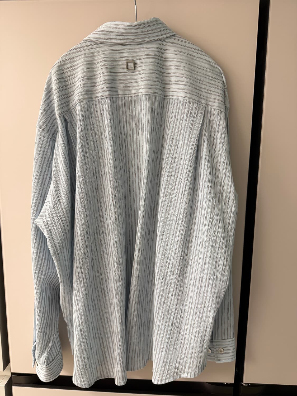 우영미 25ss 스트라이프 셔츠 블루 상품이미지3