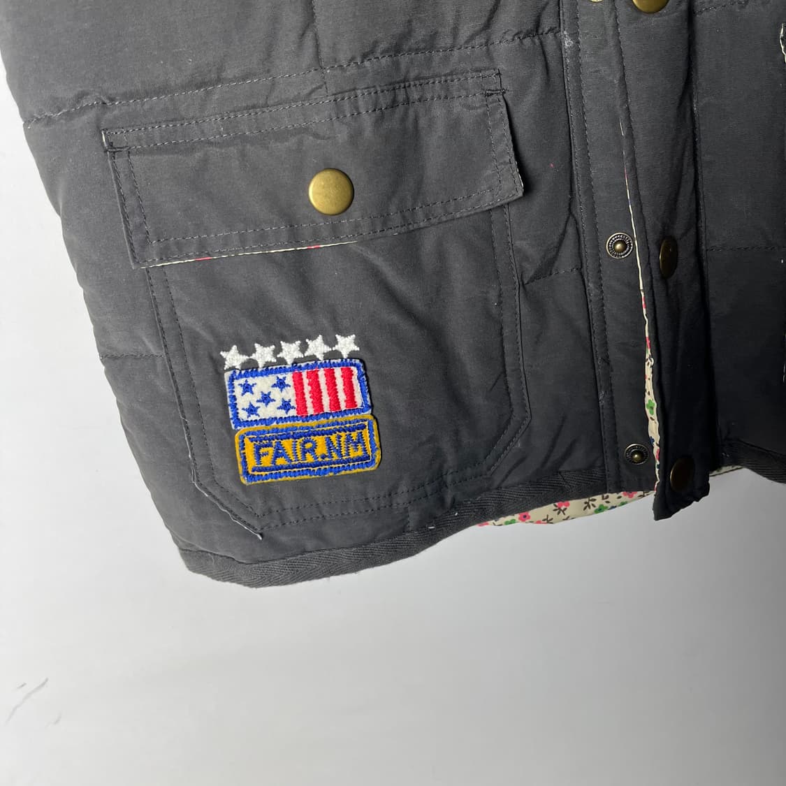 [Rough] 러프 재팬 패치 퍼 패딩 베스트 상품이미지3