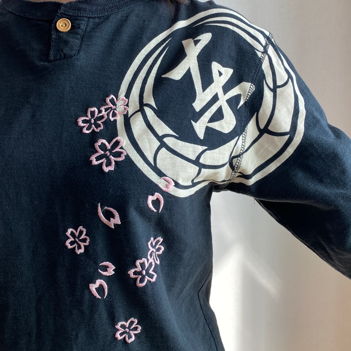 크롭 헤드 드래곤 & 사쿠라 롱 슬리브 상품이미지3