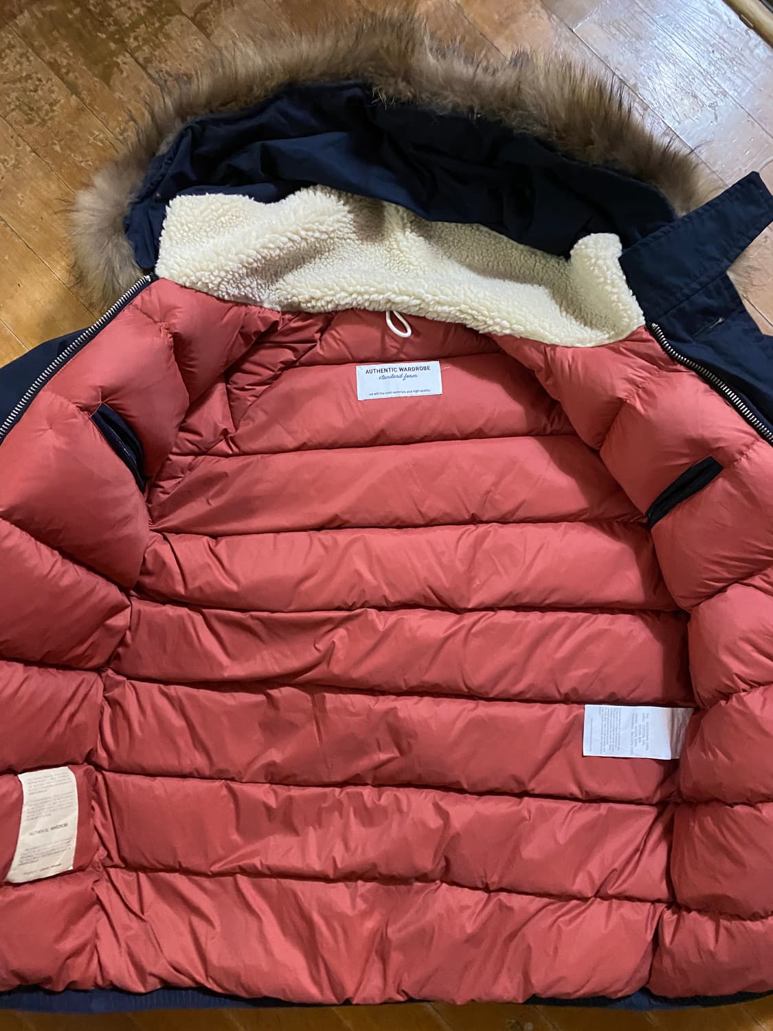 AUTHENTIC WARDROBE 네이비 덕다운 패딩 (국내100) 상품이미지5