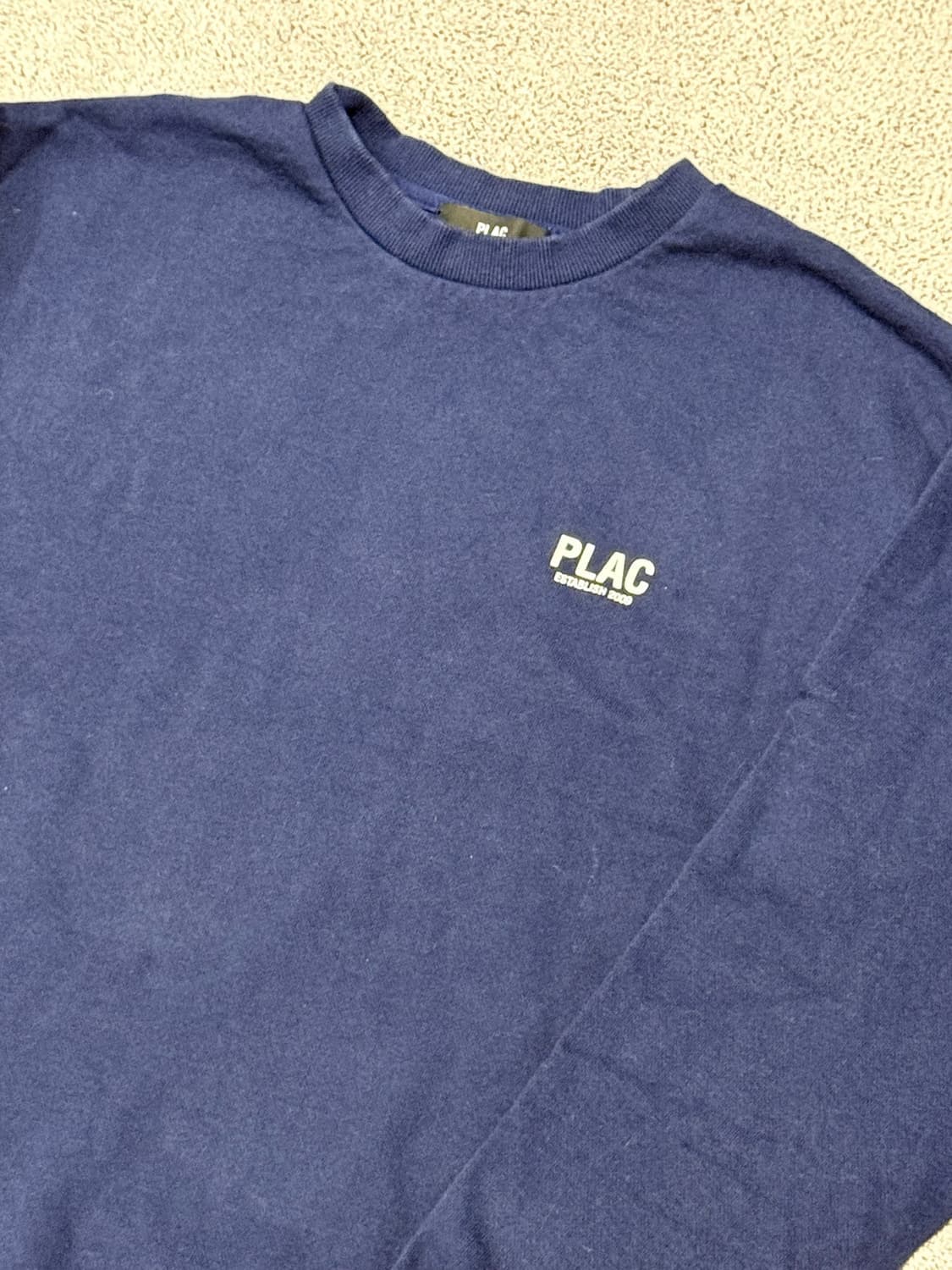 (L) 플랙 로고 맨투맨 네이비 상품이미지2