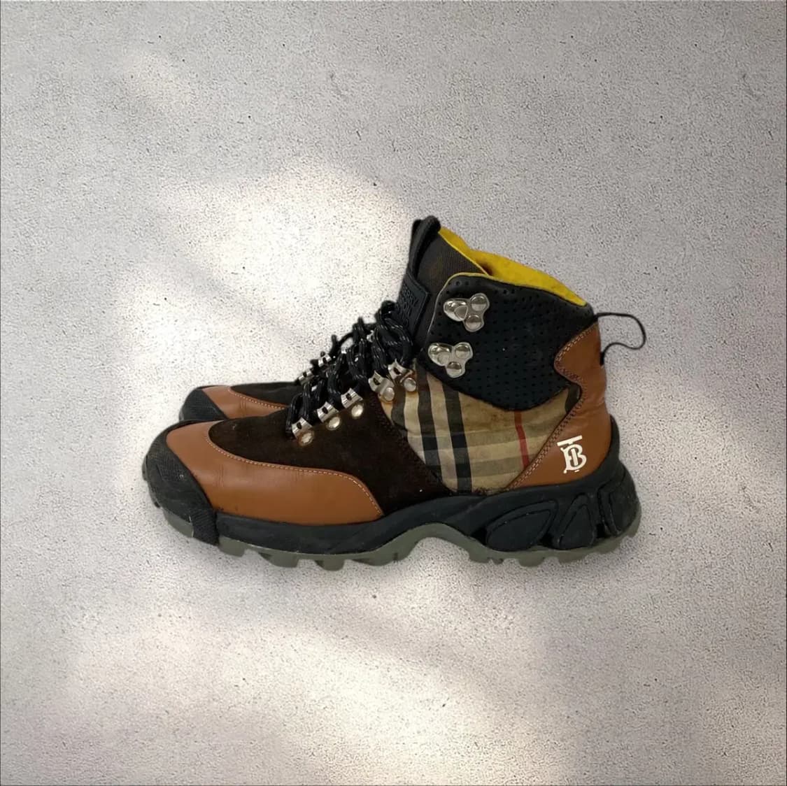 [225-230] 버버리 체크 레더 스웨이드 하이킹 부츠(No.402) 상품이미지3