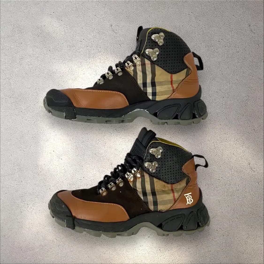 [225-230] 버버리 체크 레더 스웨이드 하이킹 부츠(No.402) 상품이미지7