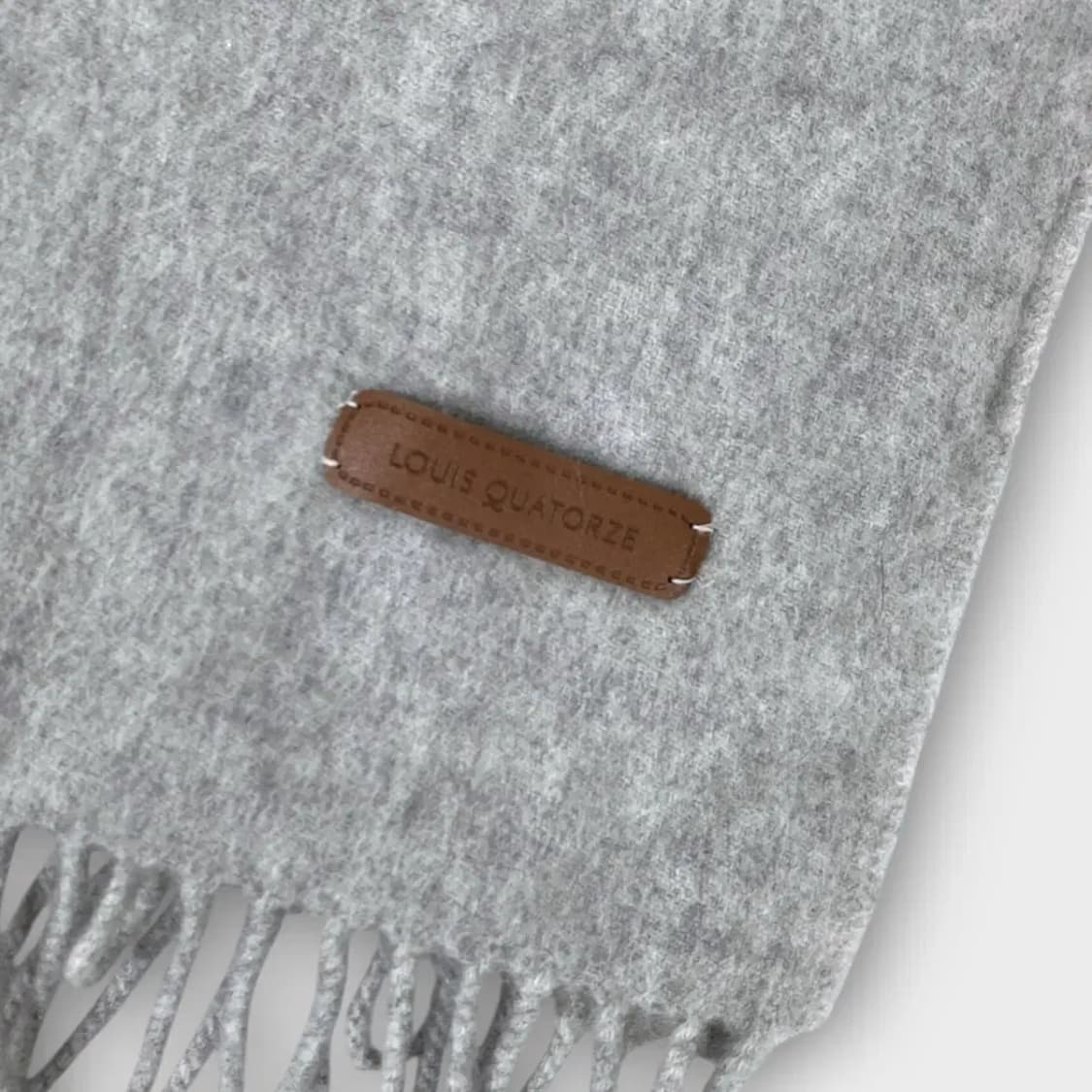 [M28] 루이까또즈 캐시미어 100 연그레이 머플러 상품이미지4