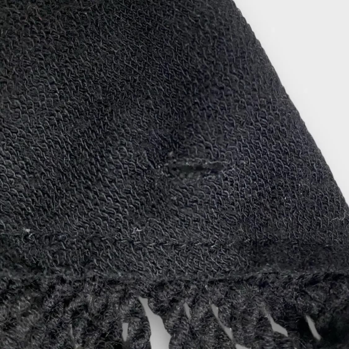 [M40] 블랙 무지 사선 테슬 장식 머플러 상품이미지4