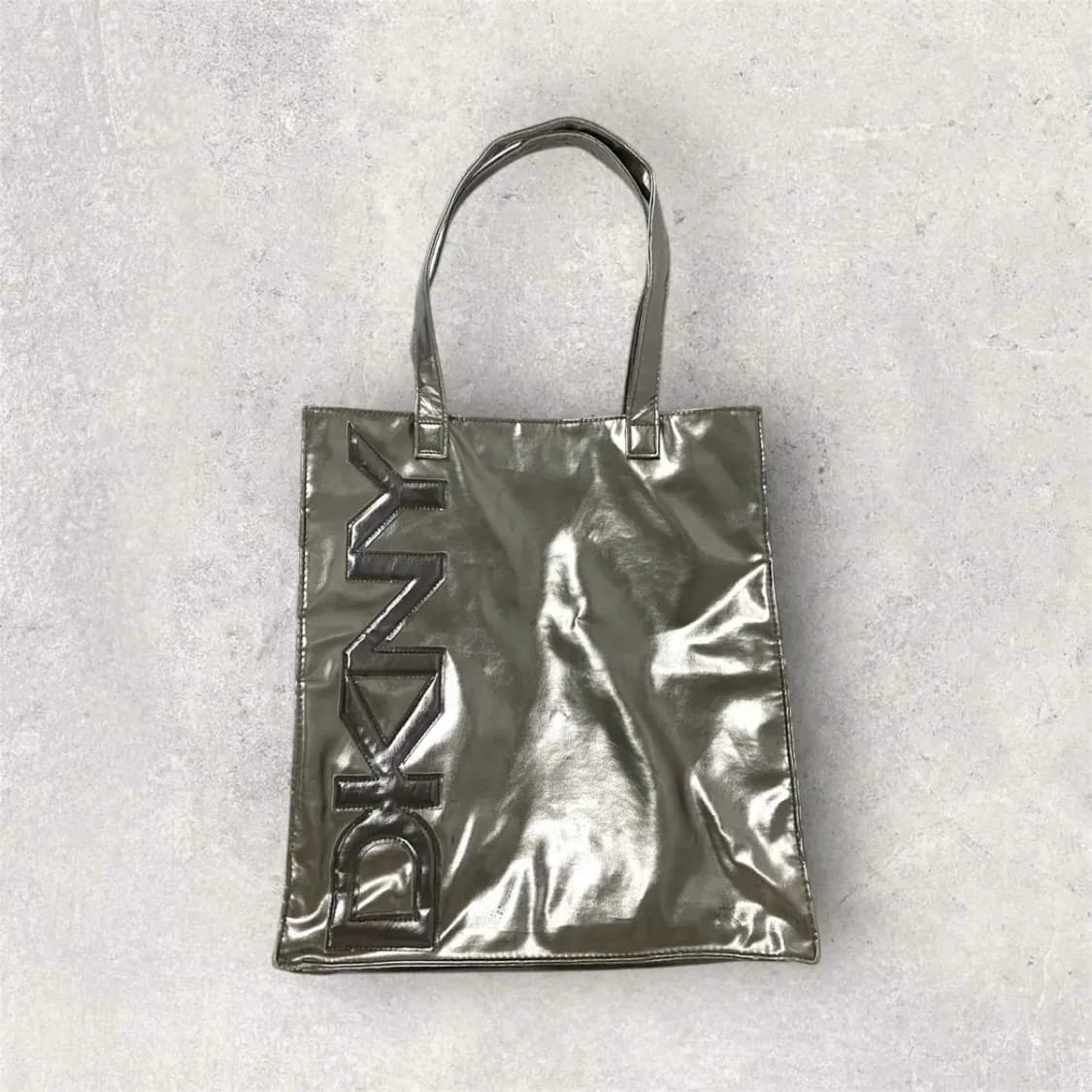 DKNY 실버 메탈릭 토트백 (B254) 상품이미지1