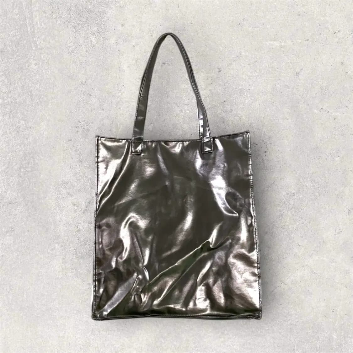 DKNY 실버 메탈릭 토트백 (B254) 상품이미지3