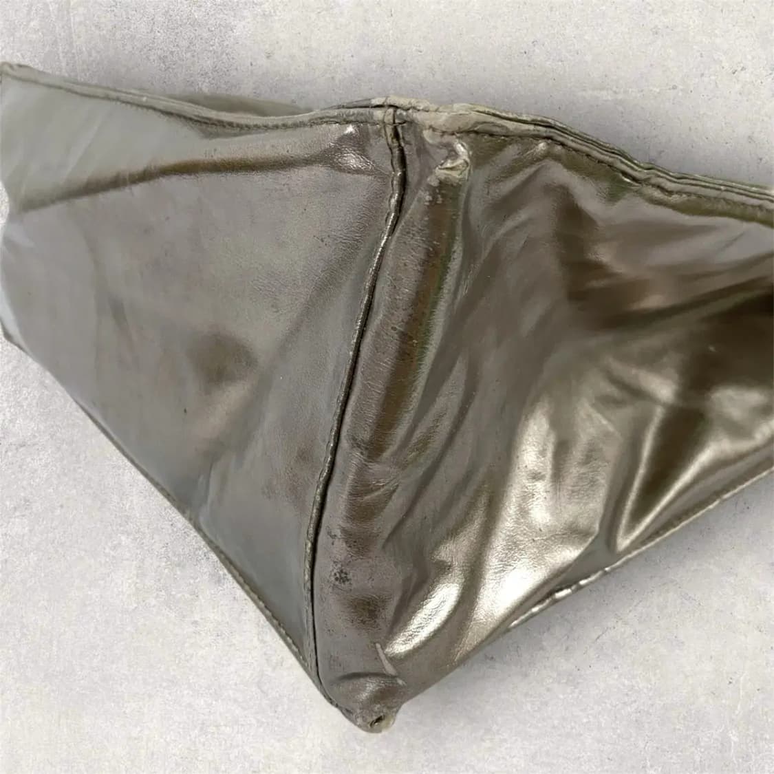 DKNY 실버 메탈릭 토트백 (B254) 상품이미지8