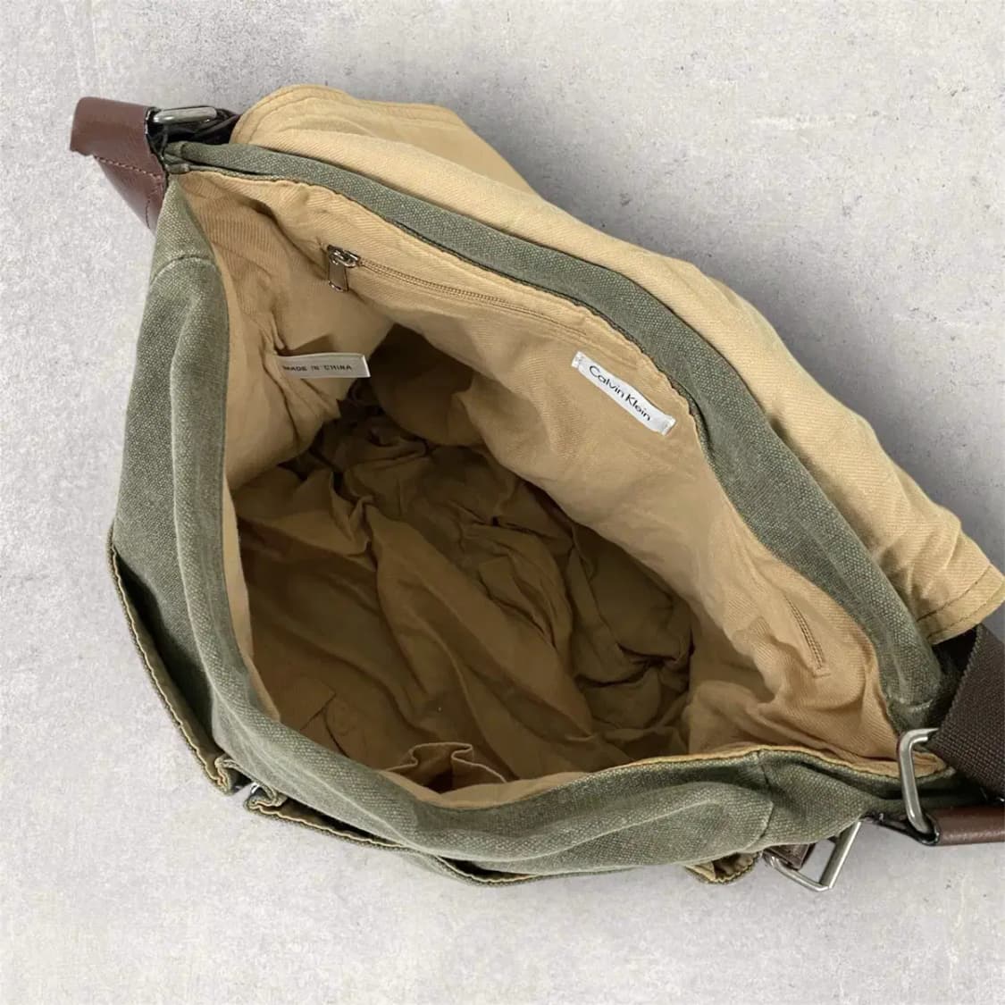 캘빈클라인 빈티지 그린 캔버스 크로스바디백 (B261) 상품이미지5