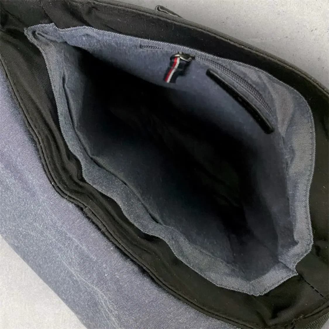 타미힐피거 블랙 메신저백(B270) 상품이미지5