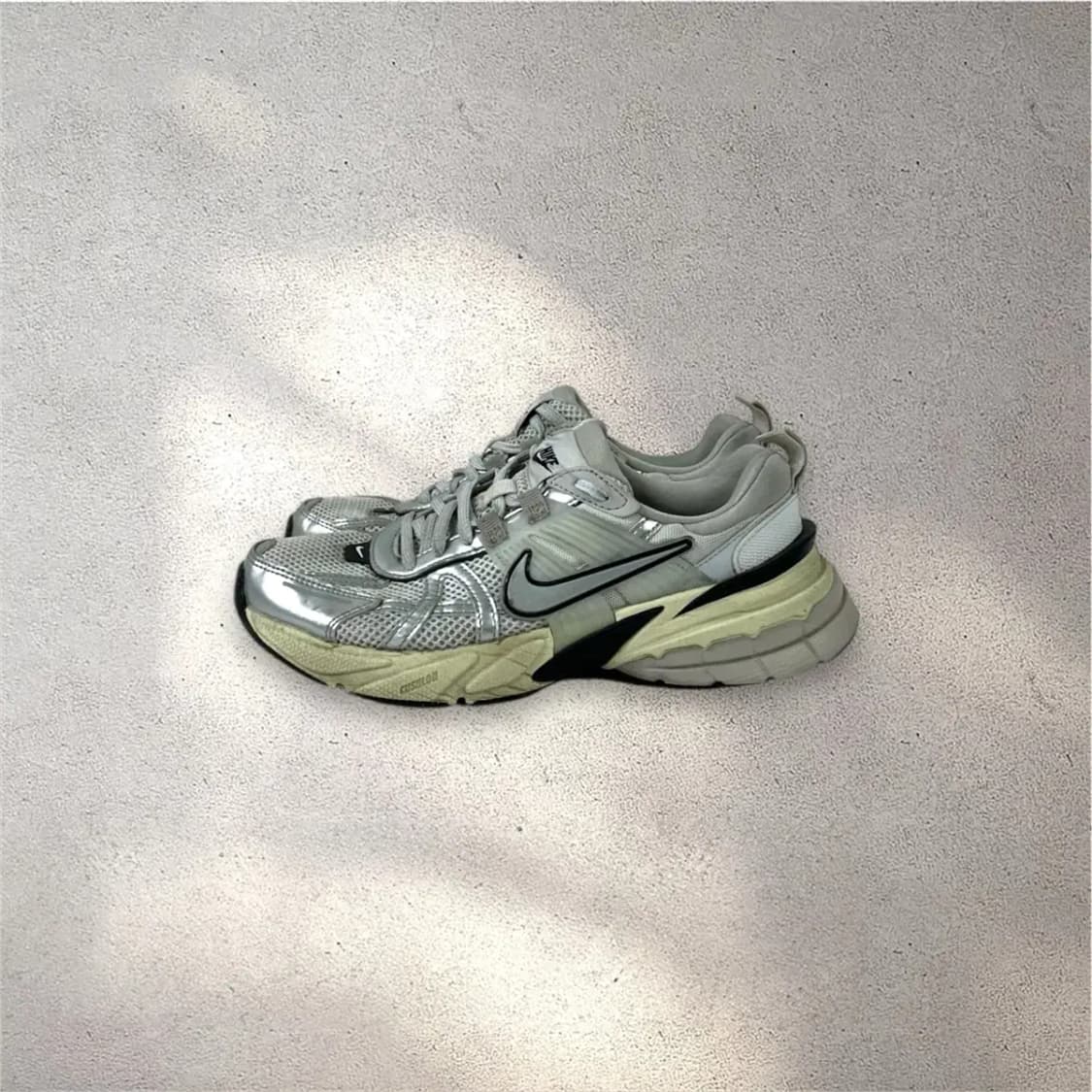 [245] 나이키 V2K 런 퓨어 메탈릭 실버 (No.478) 상품이미지3
