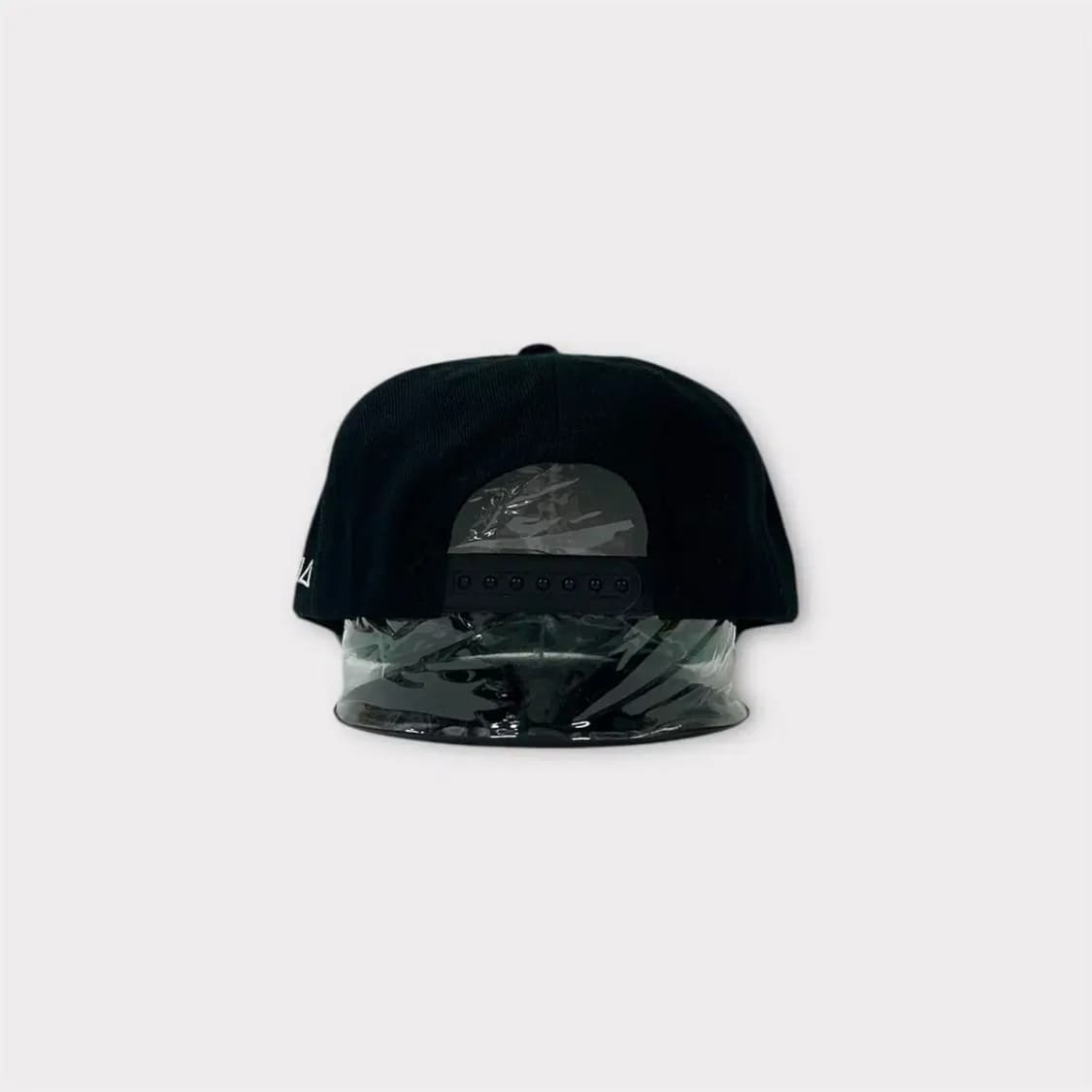 WHIP 자수 로고 스냅백 블랙 (1624) 상품이미지4