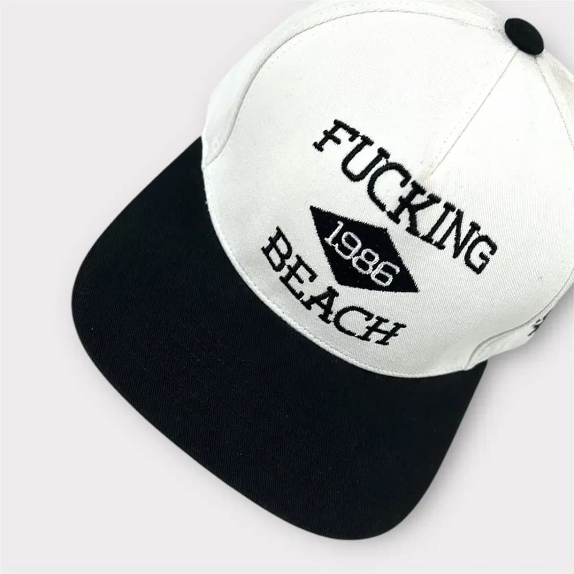 덕다이브 FUCKING BEACH 1986 스냅백 화이트(1638) 상품이미지8
