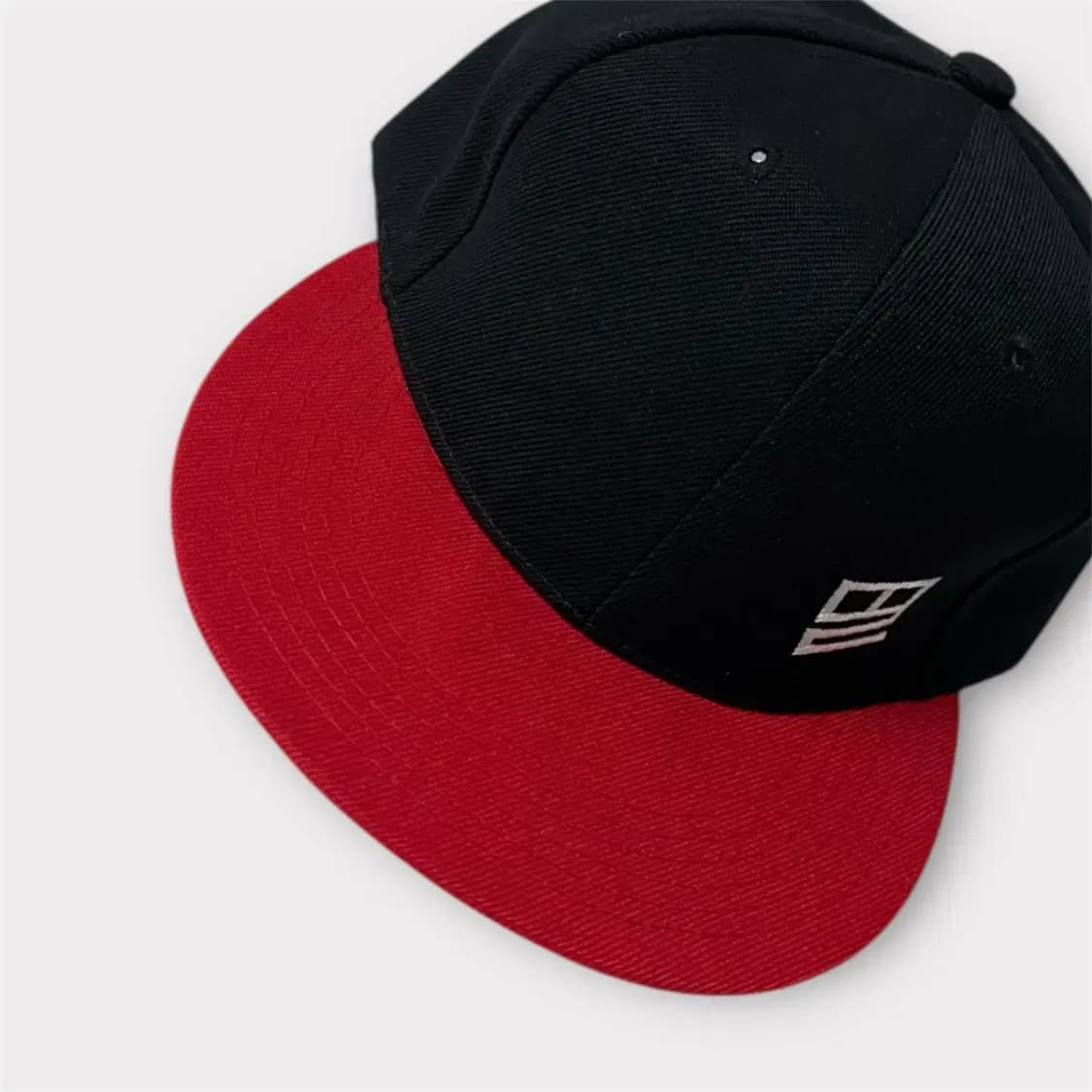 청춘 SOL 심플로고 스냅백 블랙 레드 (1667) 상품이미지8