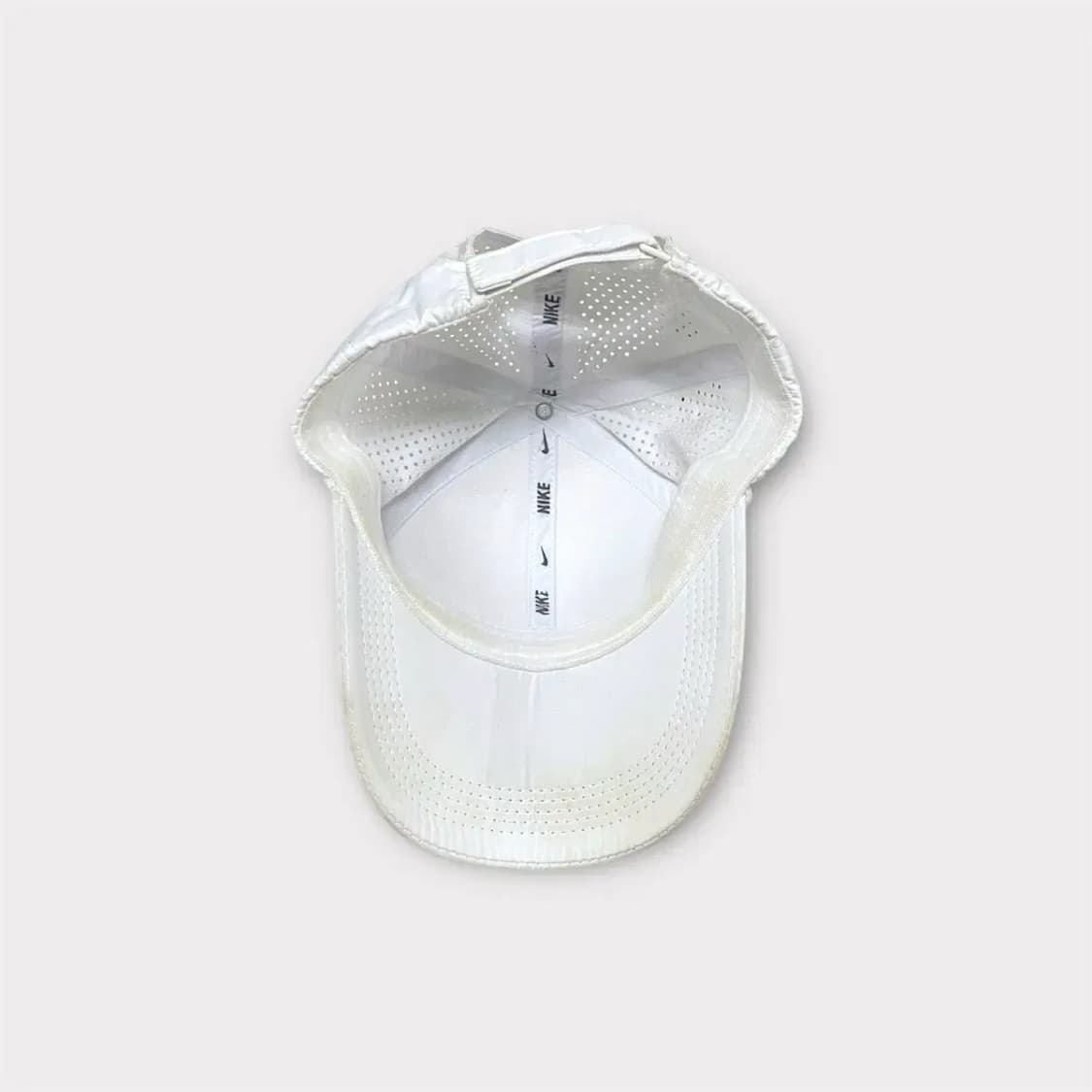 스우시 심플 로고 화이트 볼캡 (1725) 상품이미지7