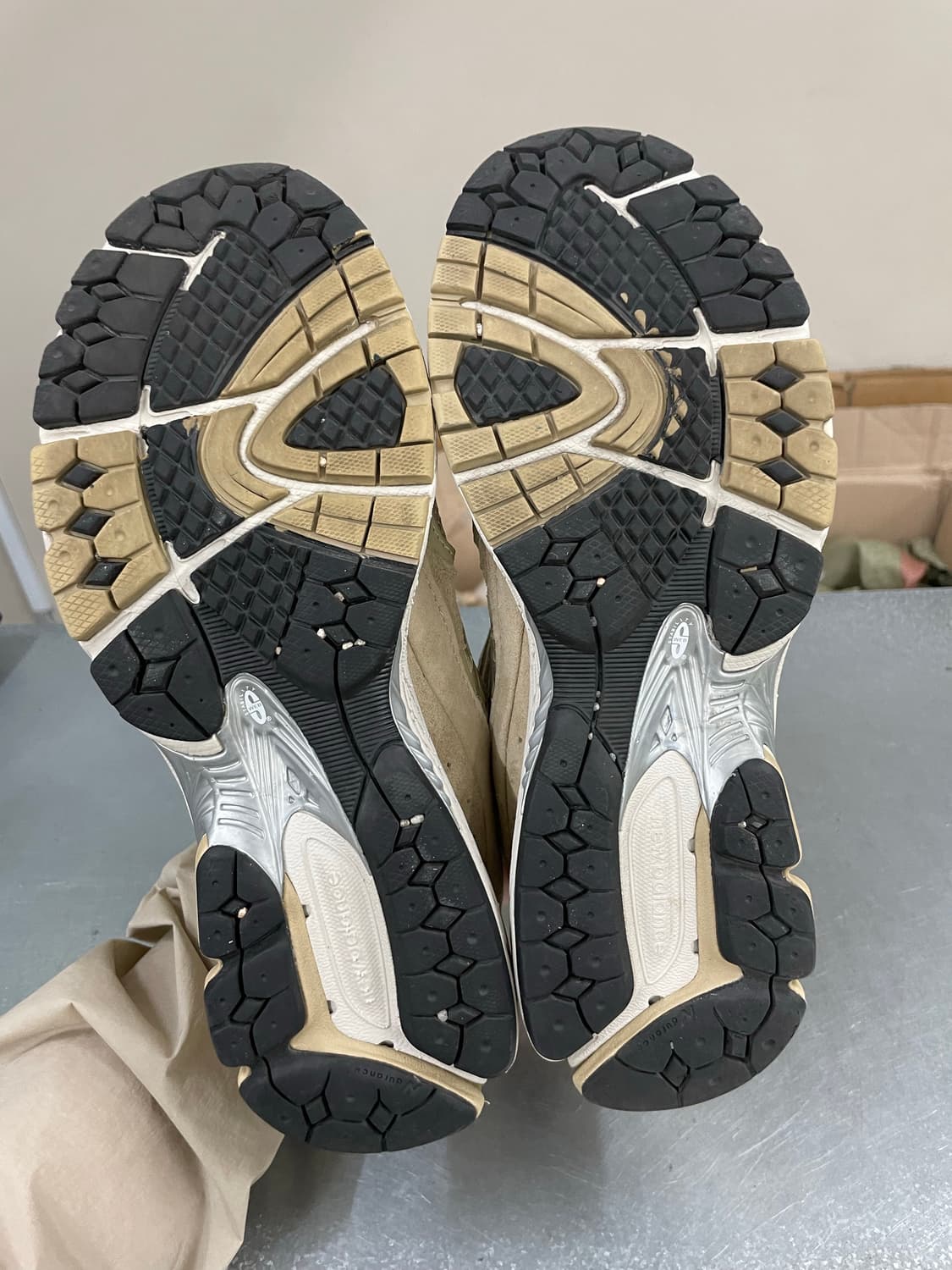 뉴발란스 2002R 270 상품이미지6