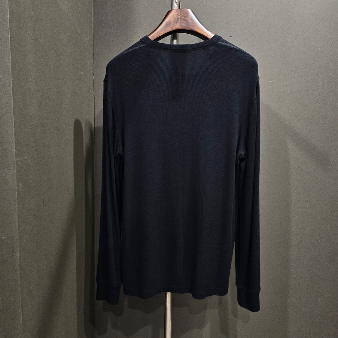 톰포드 비스코스 스트레치 벨벳 헨리넥 상품이미지3