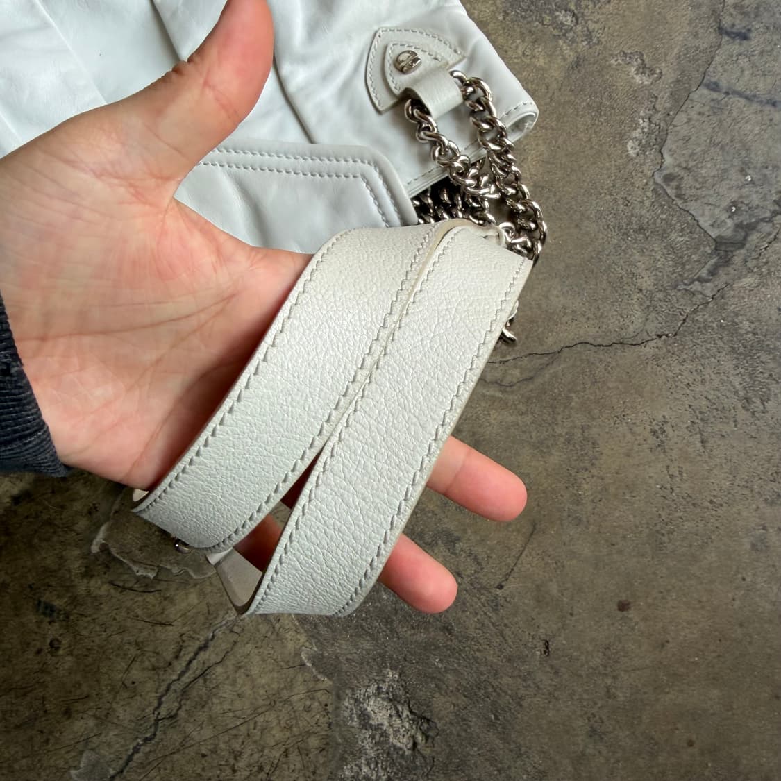 마크제이콥스 크림 레더 체인 숄더백 상품이미지7