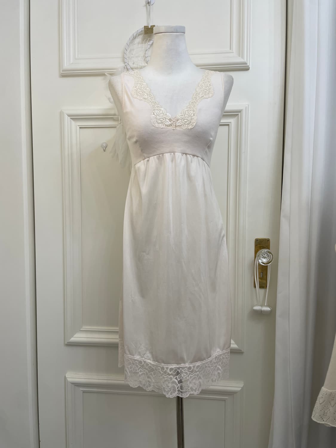 ivory crochet ruffle long cardigan&sheer 상품이미지8
