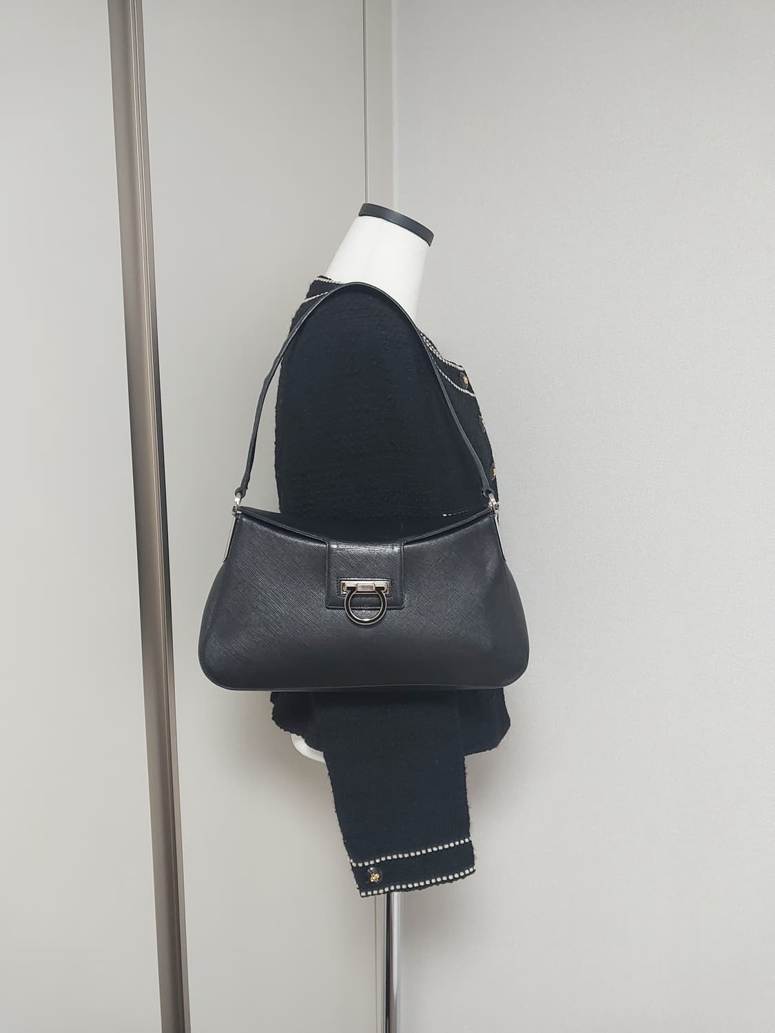 페라가모 간치니 사피아노 레더 숄더백 (정품) 상품이미지1