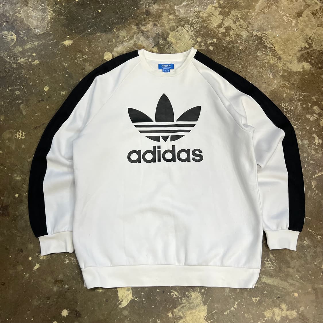 L) 아디다스 오버핏 맨투맨 티셔츠 맨투맨티 스웻셔츠 상품이미지2