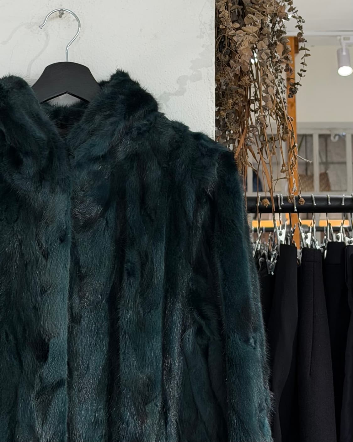 진도 끌레베 다크그린 후드 밍크 코트 상품이미지3