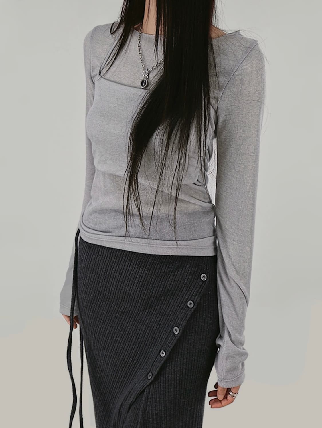 시크윈 그릭 레이어드 뷔스티에 이중 긴팔티_연그레이 상품이미지1