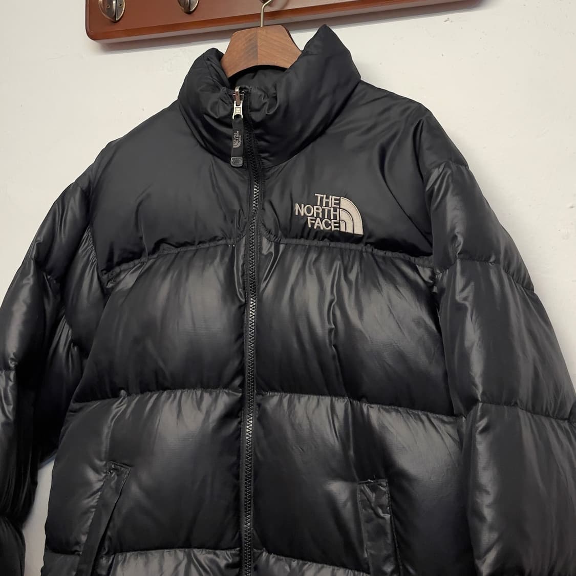 노스페이스 눕시 700 블랙 구스다운 패딩 상품이미지2