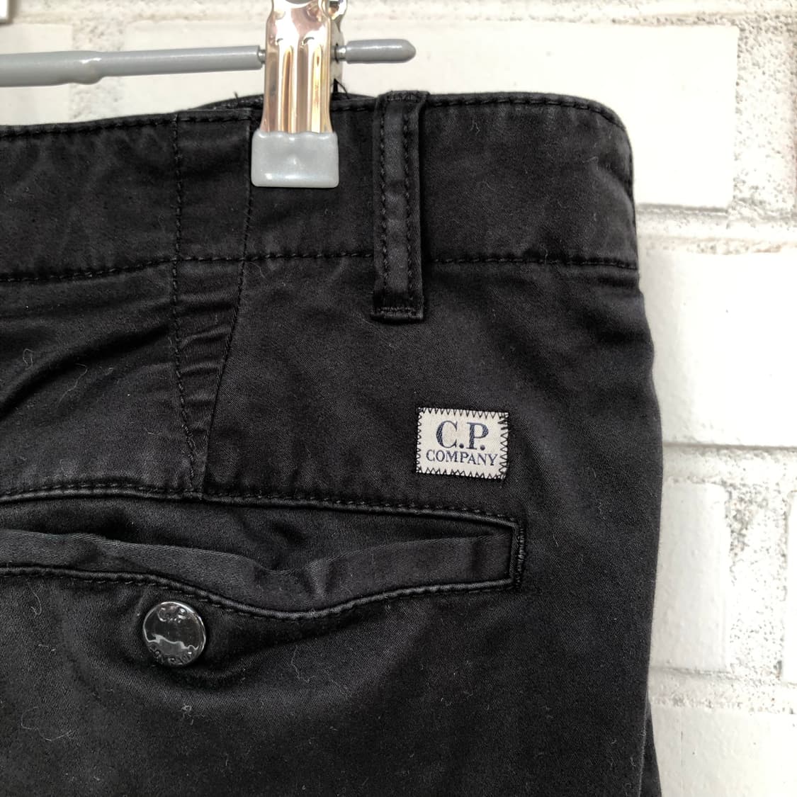 Cp컴퍼니 스트레치 사틴 렌즈 카고팬츠 블랙 23SS  상품이미지7