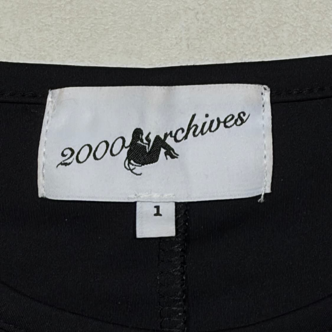 2000아카이브 슬림반팔티 상품이미지3