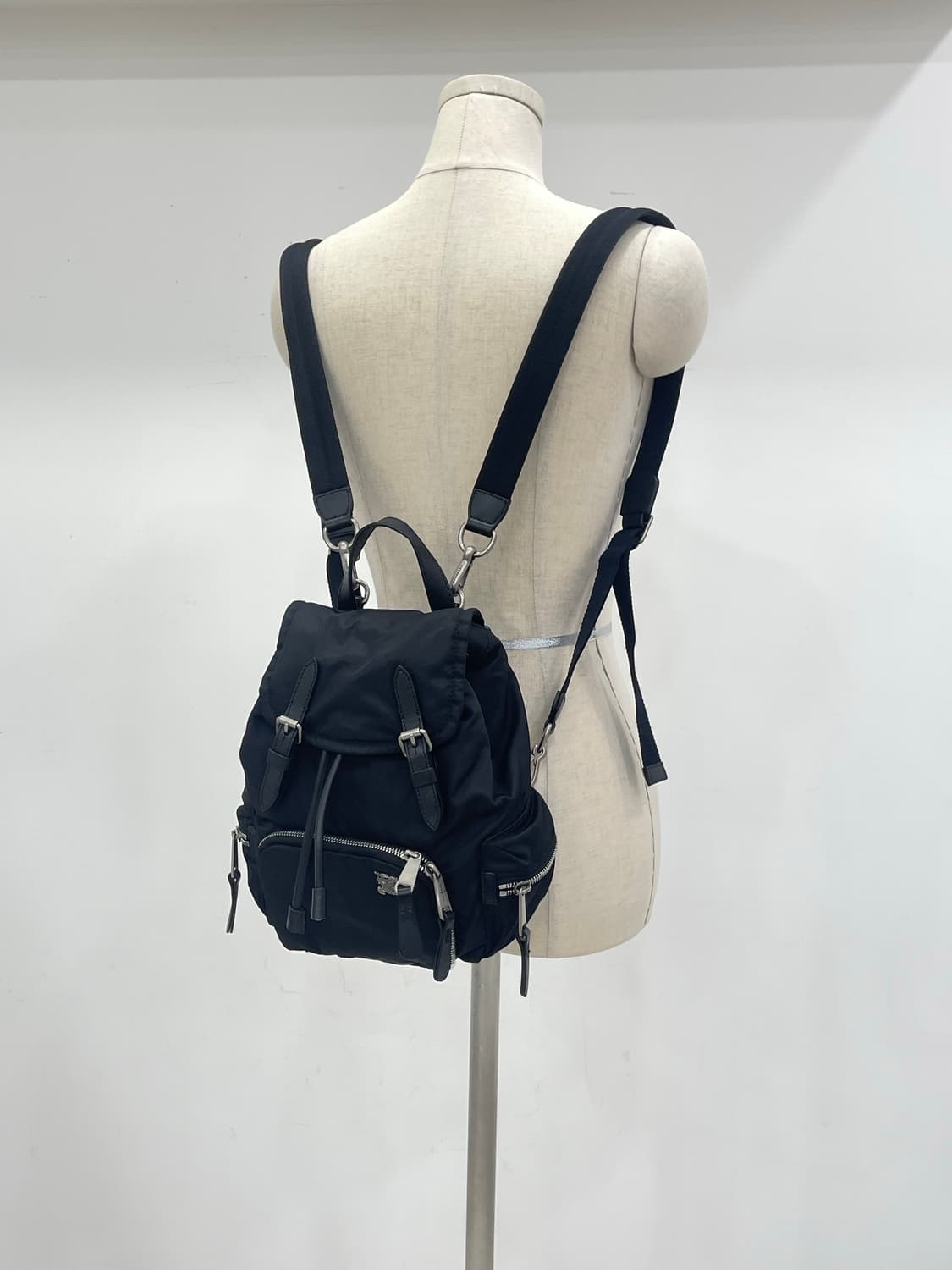 버버리 스몰 백팩  상품이미지1