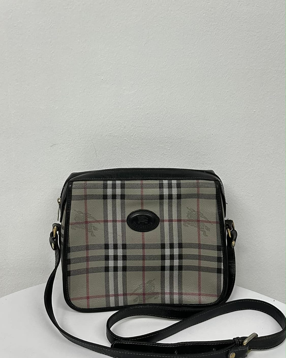 버버리 빈티지 그레이 노바체크 플랩 크로스백 상품이미지1