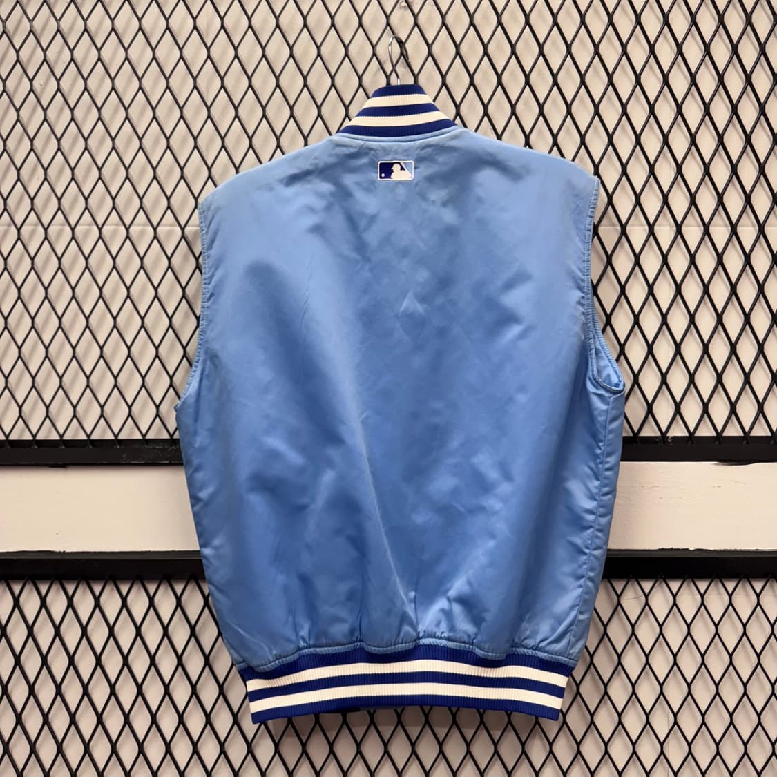 마제스틱 코퍼스타운 바시티 베스트 전면 브루클린 로고 포인트 스카이블루 상품이미지2