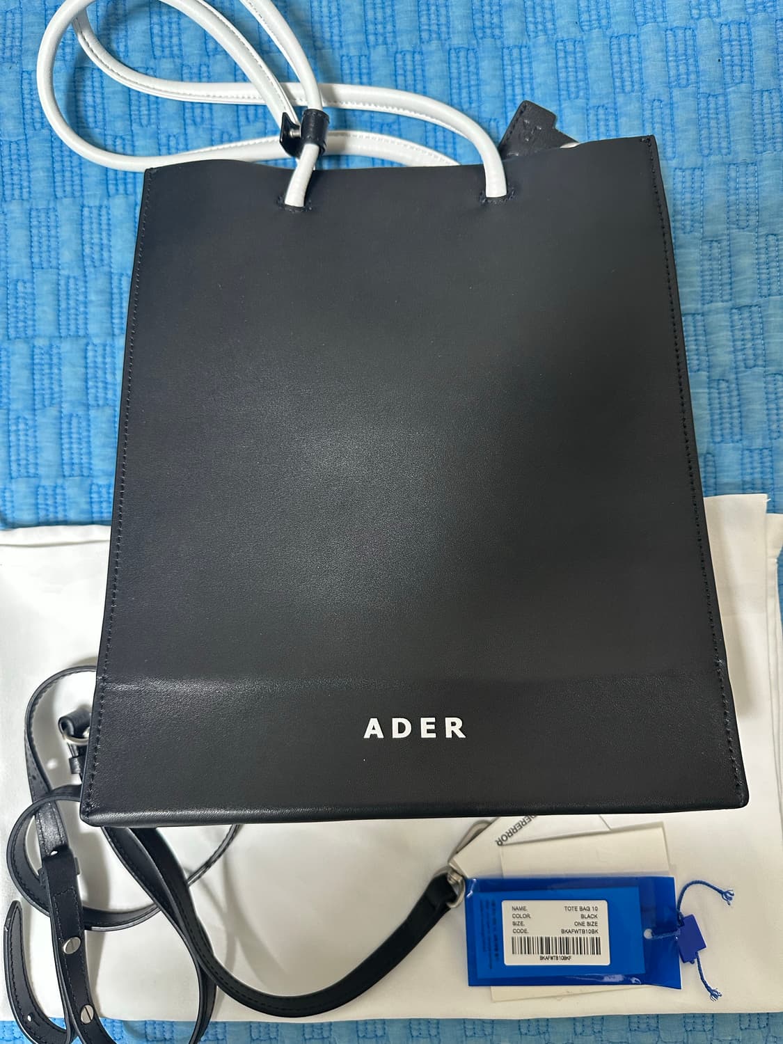 아더에러 쇼퍼백 블랙 상품이미지2