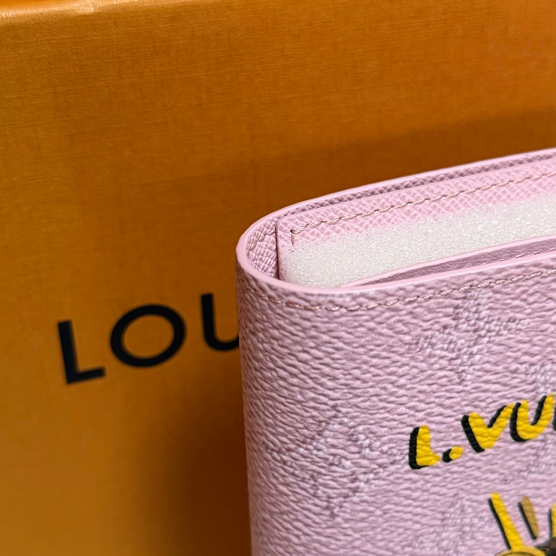 [미사용/한정판] 25SS 루이비통 패스포트 여권지갑 카드지갑 상품이미지3