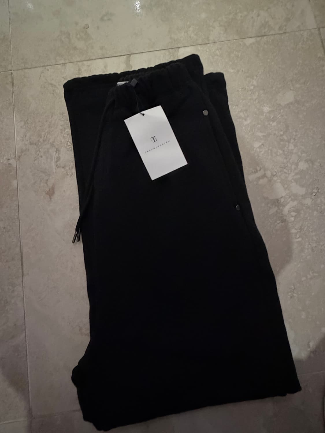 새상품)트리밍버드 스퀘어 로고 스웻팬츠 블랙 상품이미지2