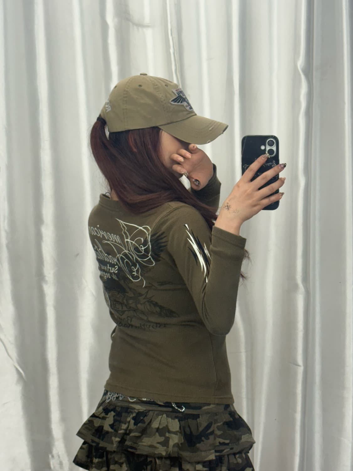 Khaki Back Printed Long Sleeve 상품이미지3